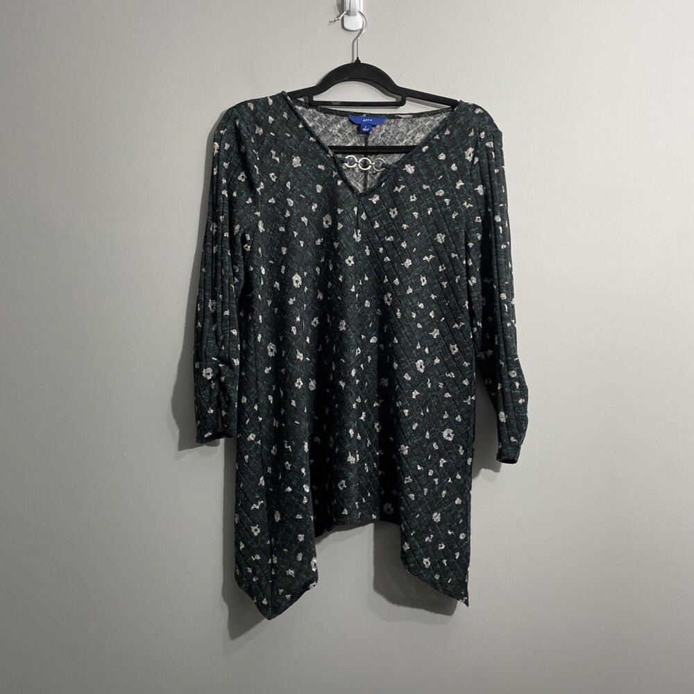 Apt. 9 L Green Animal Print V-Neck Top Chain Detail 3/4 Sleeve Casual Top